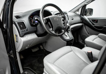 Hyundai Grand Starex 2,5d AT (175 лс)