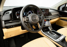 Kia Carnival 2,2d AT (202 лс)