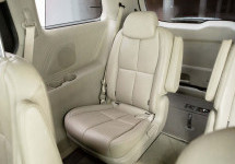 Kia Carnival 2,2d AT (202 лс)