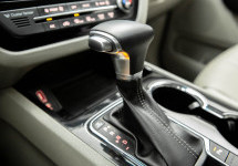 Kia Carnival 2,2d AT (202 лс)