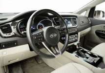 Kia Carnival 2,2d AT (202 лс)