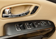Kia Carnival 2,2d AT (202 лс)