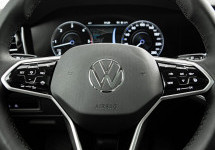 Volkswagen Touareg 3,0d AT (231 лс) 4WD