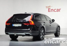 Volvo V90 