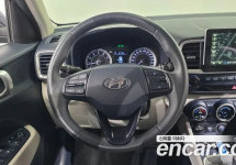 Hyundai Venue 