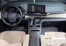 Toyota Sienna 