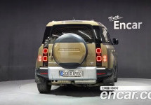 Land Rover Defender 