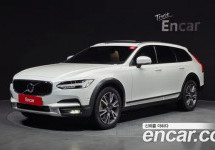 Volvo V90 