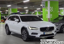 Volvo V90 