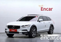 Volvo V90 