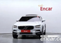 Volvo V90 