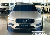 Volvo V90 