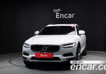 Volvo V90 