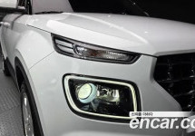 Hyundai Venue 
