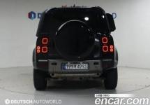 Land Rover Defender 