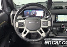 Land Rover Defender 