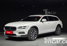 Volvo V90 