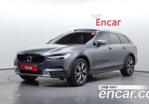 Volvo V90 