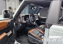 Ford Bronco 