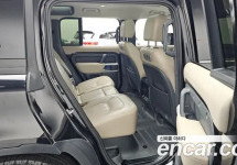 Land Rover Defender 