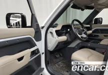 Land Rover Defender 