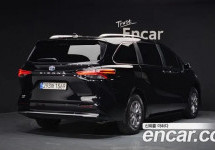 Toyota Sienna 