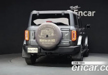 Ford Bronco 