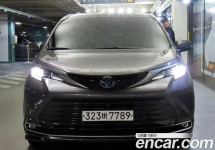Toyota Sienna 