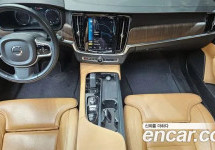 Volvo V90 