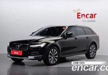 Volvo V90 