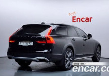 Volvo V90 