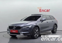 Volvo V90 