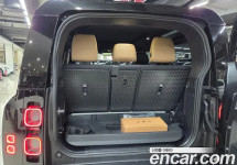 Land Rover Defender 