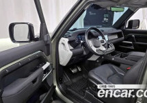 Land Rover Defender 
