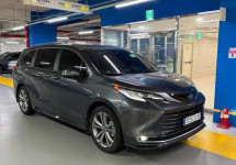 Toyota Sienna 