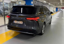 Toyota Sienna 