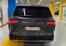 Toyota Sienna 