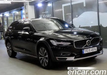 Volvo V90 