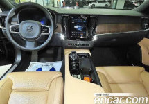 Volvo V90 