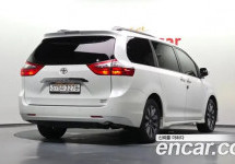 Toyota Sienna 