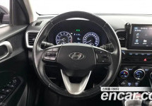 Hyundai Venue 