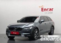 Volvo V90 