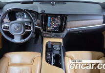 Volvo V90 