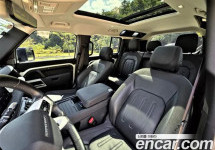 Land Rover Defender 