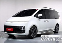 Hyundai Staria 