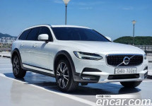 Volvo V90 