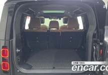Land Rover Defender 