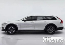 Volvo V90 
