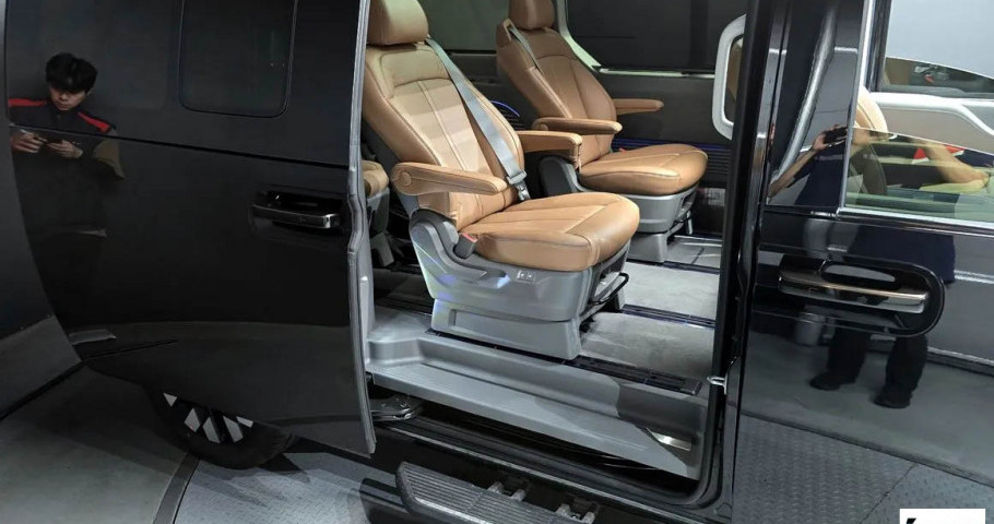 Hyundai Staria