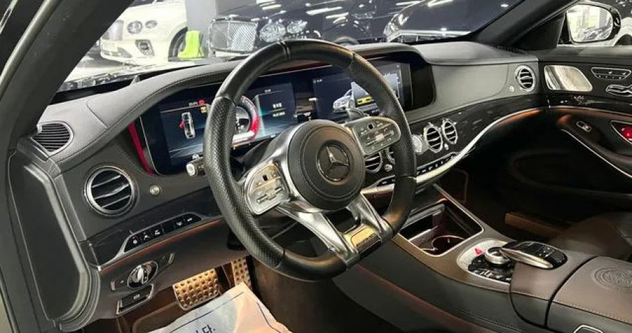 Mercedes-Benz S-Class 